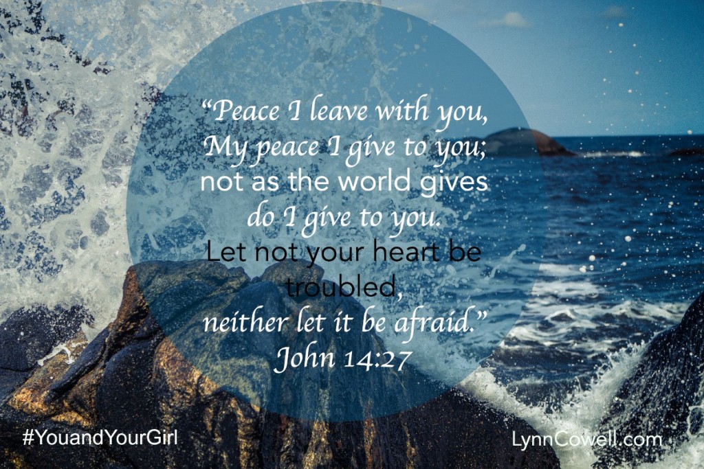 Day 3 of 9 | Lord, make me peaceful | John 14:27 | 9 Prayers to Pray During Times of Change | #youandyourgirl series {May 2015} by Lynn Cowell